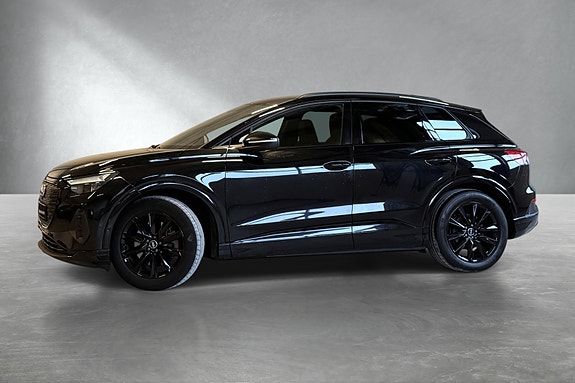 Audi Q4 e-tron 3 of 30