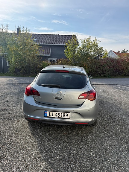 Opel Astra 4 of 11