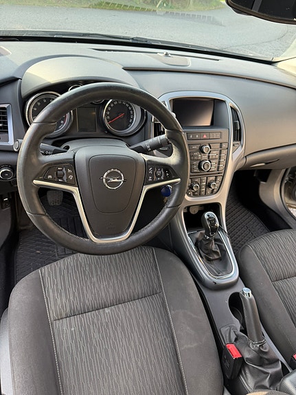 Opel Astra 10 of 11