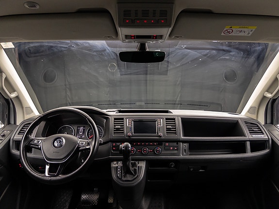 Volkswagen Caravelle 27 of 30