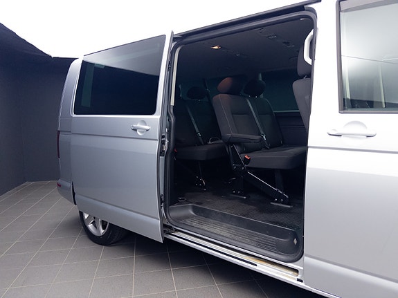 Volkswagen Caravelle 5 of 30