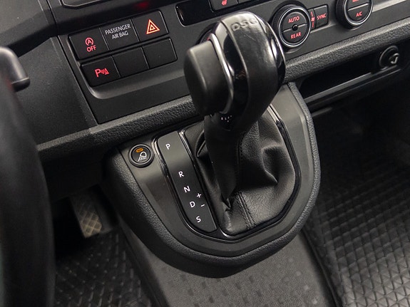 Volkswagen Caravelle 29 of 30
