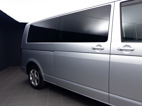 Volkswagen Caravelle 6 of 30