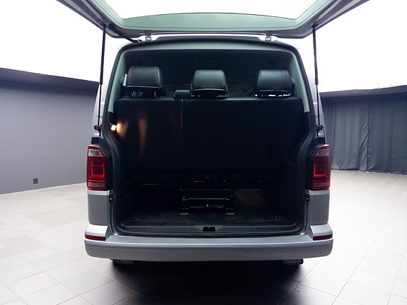 Volkswagen Caravelle 13 of 30