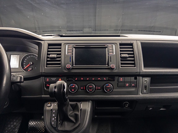 Volkswagen Caravelle 28 of 30