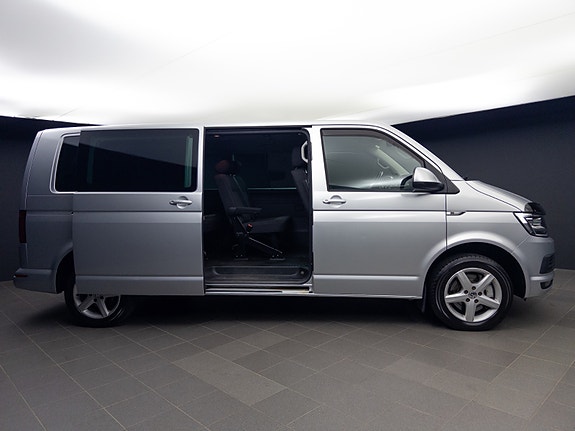 Volkswagen Caravelle 4 of 30
