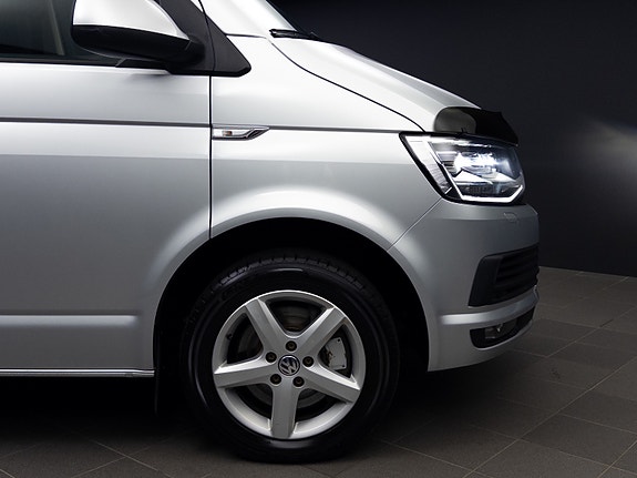 Volkswagen Caravelle 17 of 30