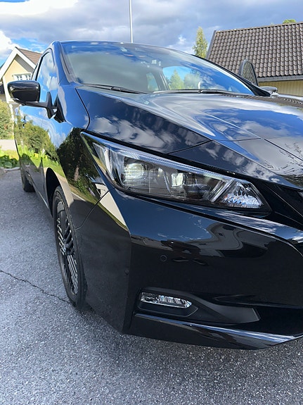 Nissan Leaf 4 of 30