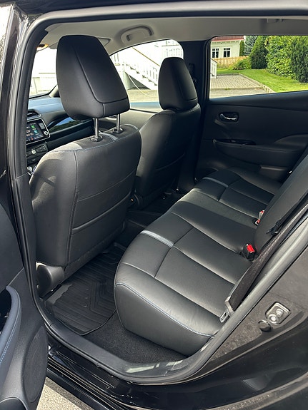 Nissan Leaf 8 of 30