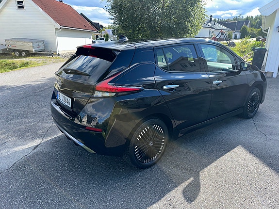 Nissan Leaf 5 of 30