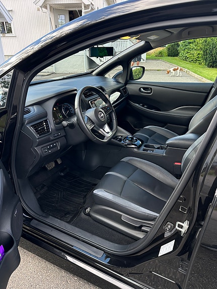 Nissan Leaf 7 of 30