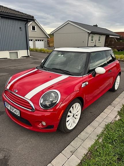 MINI Cooper 11 of 16