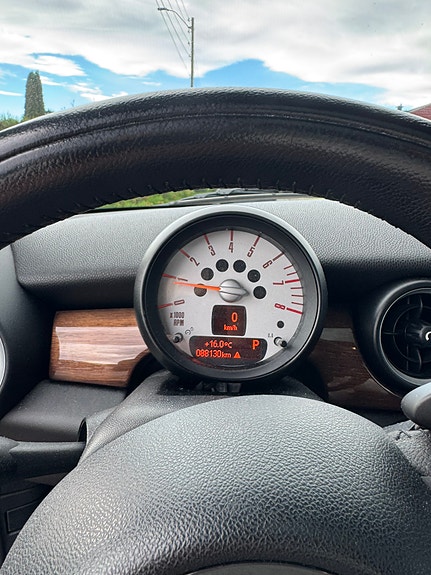 MINI Cooper 12 of 16