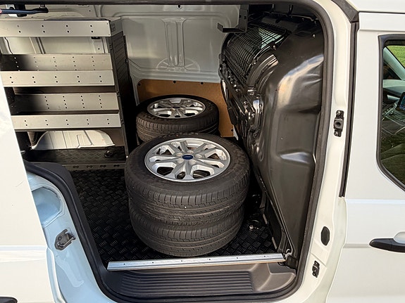 Ford Transit Connect 15 of 30