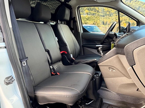Ford Transit Connect 19 of 30