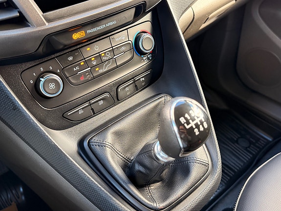 Ford Transit Connect 30 of 30
