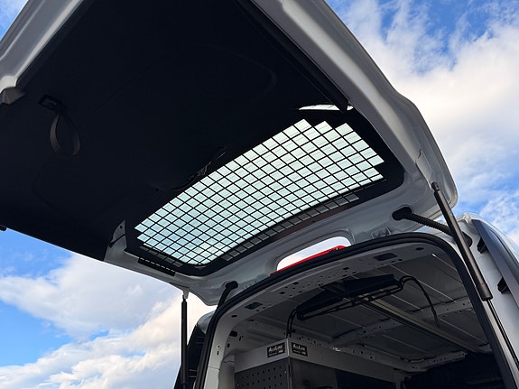 Ford Transit Connect 16 of 30
