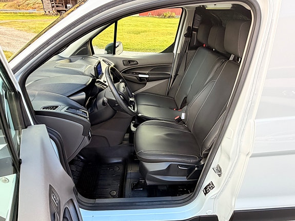 Ford Transit Connect 22 of 30