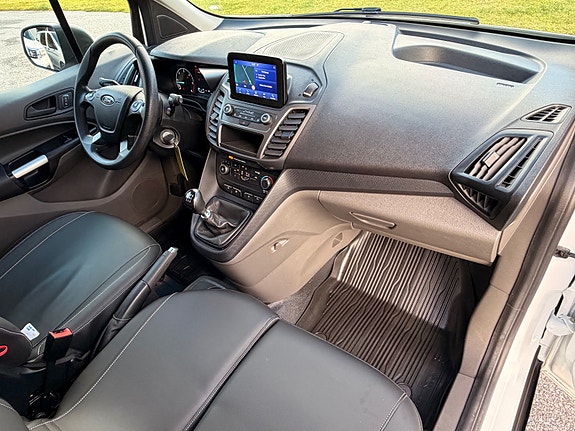 Ford Transit Connect 20 of 30