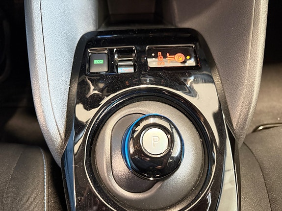 Nissan Leaf 13 of 15