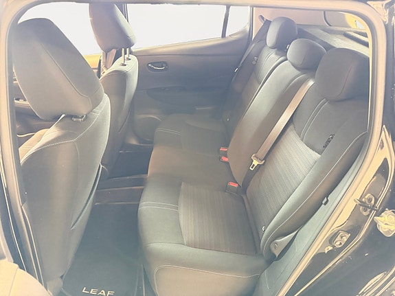 Nissan Leaf 10 of 15