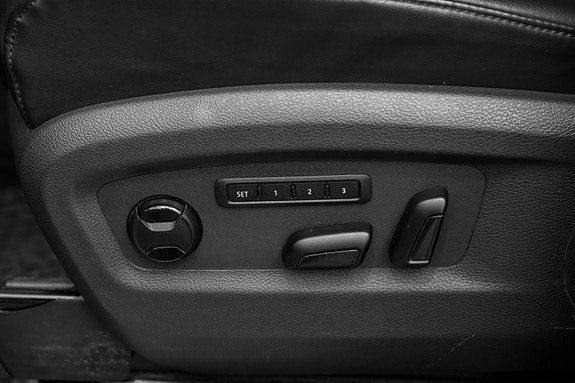 Volkswagen Multivan 20 of 24