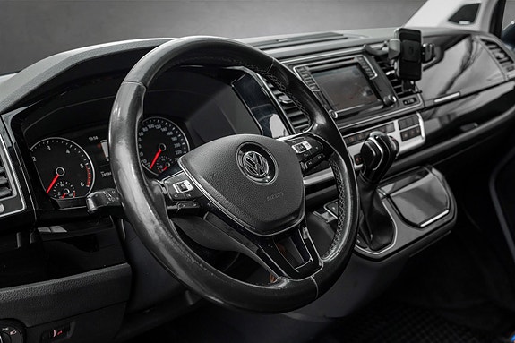 Volkswagen Multivan 17 of 24