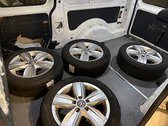 Volkswagen Caddy Maxi 30 of 30