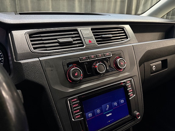 Volkswagen Caddy Maxi 23 of 30