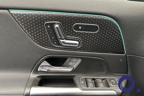 Mercedes-Benz EQA300 18 of 19