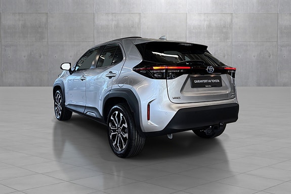 Toyota Yaris Cross 3 of 28