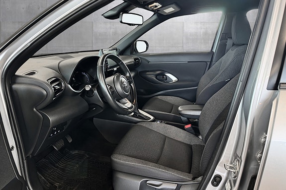 Toyota Yaris Cross 9 of 28