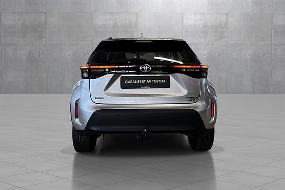 Toyota Yaris Cross 4 of 28