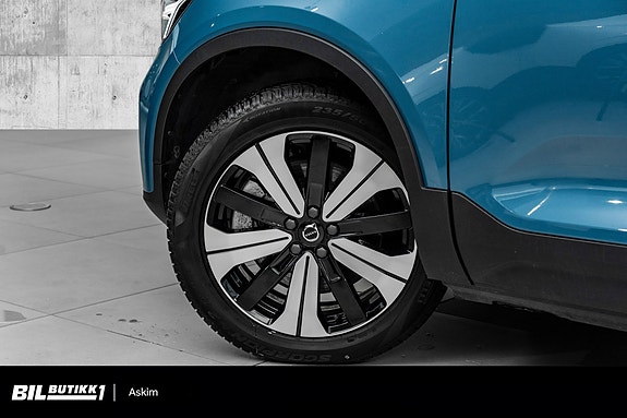 Volvo XC40 10 of 24