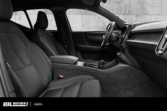 Volvo XC40 12 of 24