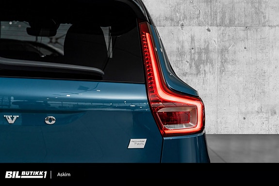 Volvo XC40 8 of 24