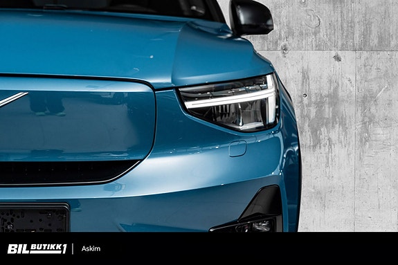 Volvo XC40 4 of 24