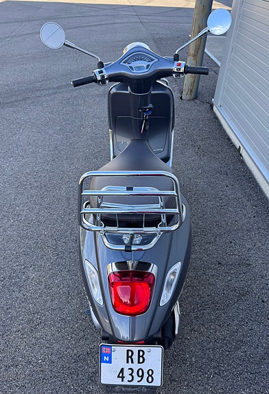 Vespa Primavera 125 4 of 12
