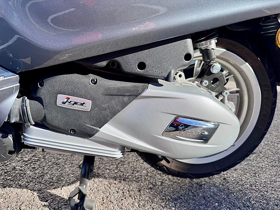 Vespa Primavera 125 9 of 12