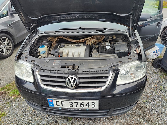Volkswagen Touran 18 of 23