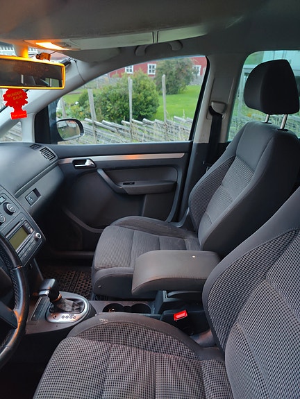 Volkswagen Touran 8 of 23