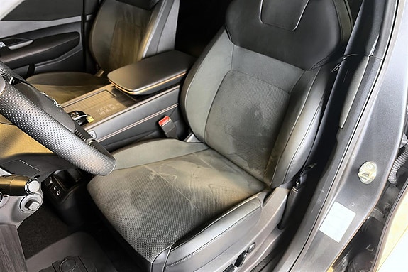 Nissan Ariya 9 of 25