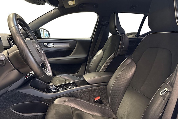 Volvo XC40 10 of 24