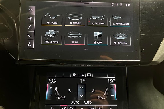 Audi e-tron 7 of 24