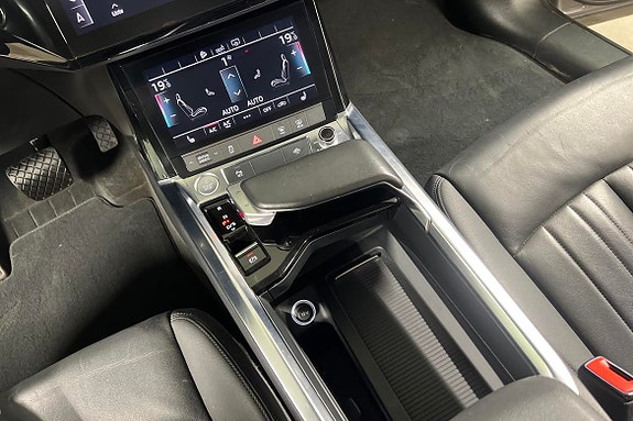 Audi e-tron 6 of 24