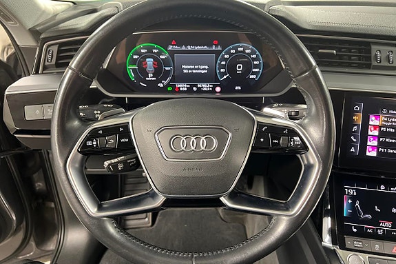 Audi e-tron 15 of 24