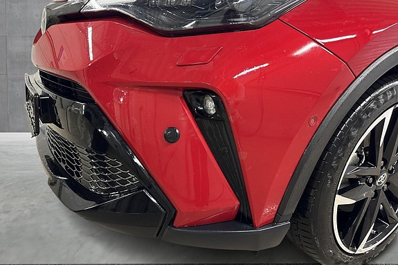 Toyota C-HR 9 of 12