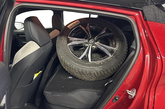 Toyota C-HR 10 of 12