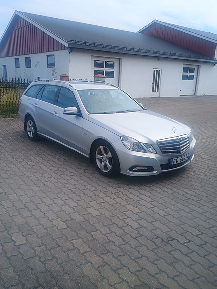 Mercedes-Benz E200 d 2 of 15