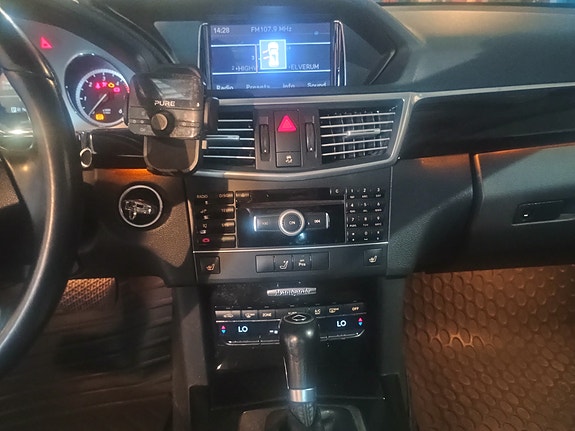 Mercedes-Benz E200 d 6 of 15